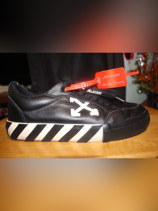 Off-White Shoes - Off-White Black Leather Low-Top Sneakers with White Arrow & Striped Midsole